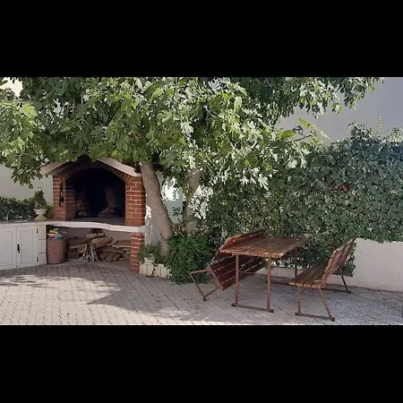 6, First Floor Daire *